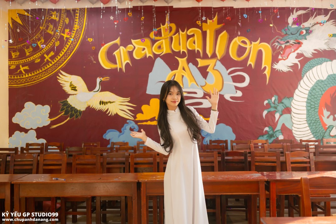 Kỷ yếu Đà Nẵng - Cách chụp ảnh kỷ yếu đẹp trong lớp học 5 chuan bi tong mau trang tri ky yeu