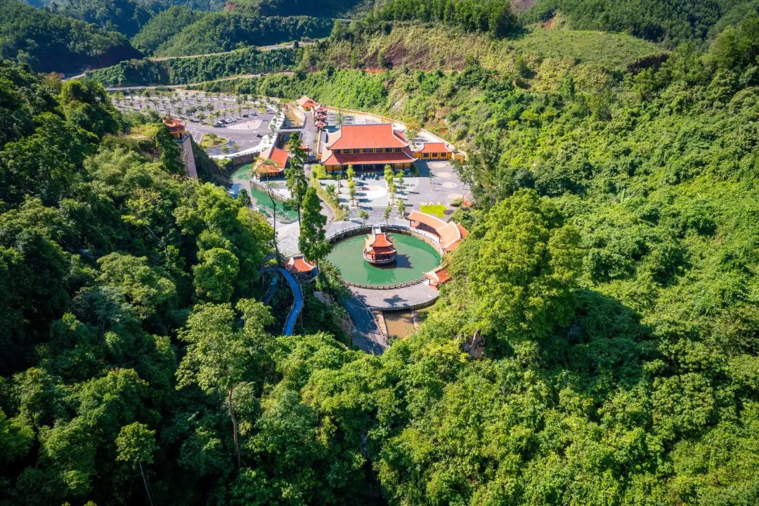 Kỷ yếu Đà Nẵng - Top 7 địa điểm chụp ảnh kỷ yếu đẹp ngoại thành Đà Nẵng 12 cong troi dong giang dia diem chup ky yeu