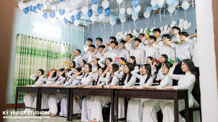 Kỷ yếu lớp 12/1 - Trường THPT Bắc Trà My | Thanh xuân như những đóa hoa 1 Lớp 12/1 Trường THPT Bắc Trà My - Kỷ yếu Đà Nẵng