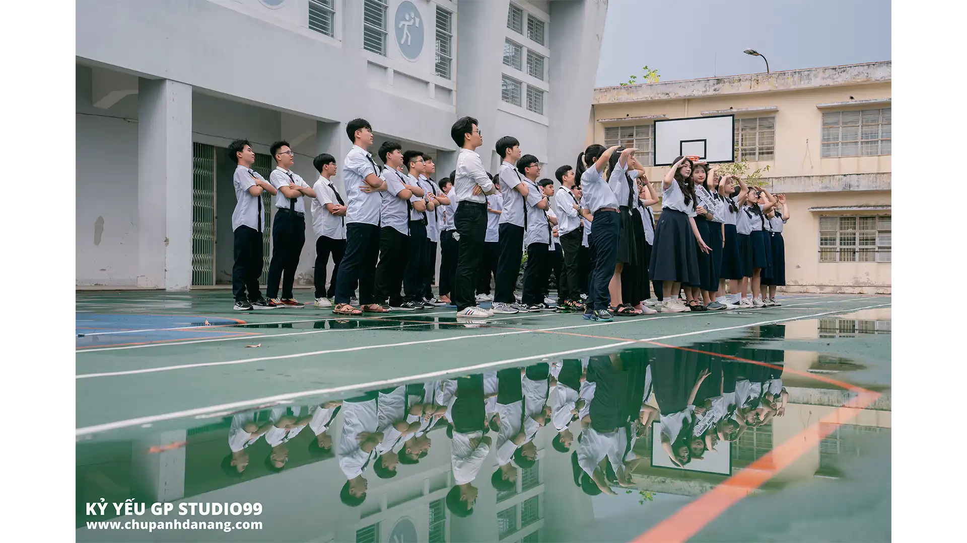 Kỷ yếu là cơ hôi để cả lớp ghi lại những kỷ niệm đáng nhớ