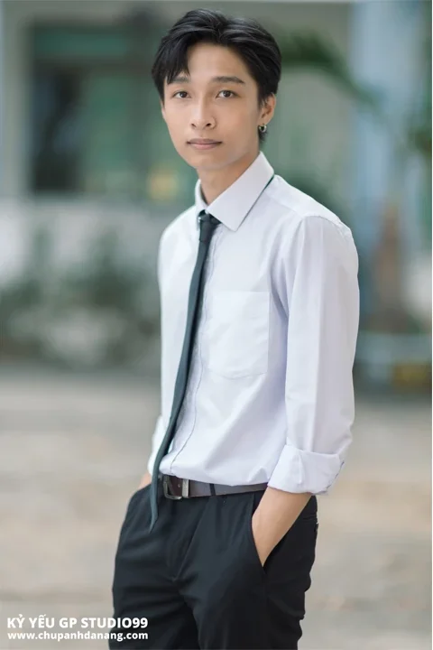 5 kiểu tóc đẹp cho các bạn nam chụp kỷ yếu - Kỷ Yếu GP Studio99 9 toc side part ky yeu gp studio99 e1735054857209