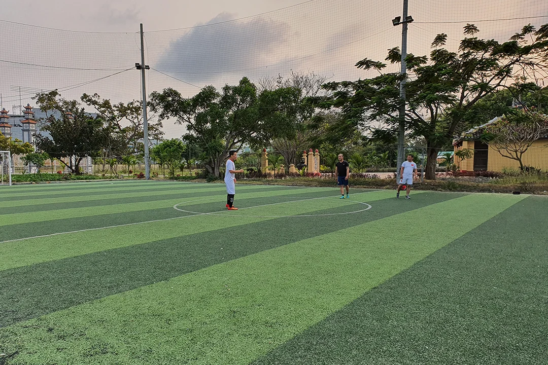 san bong trung nghia