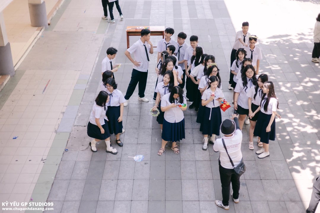 noi buon cua nguoi lam dich vu tan tam