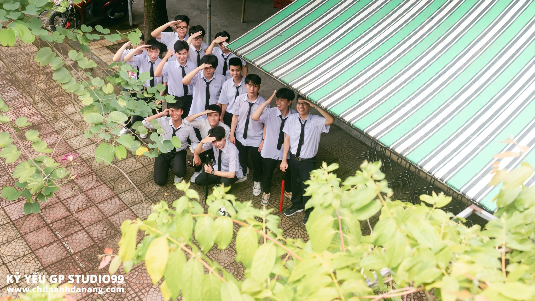 Lớp 12/5 THPT Hòa Vang - Kỷ yếu Đà Nẵng