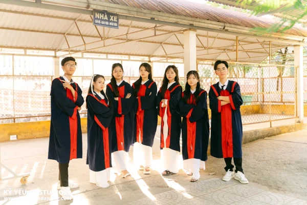 Kỷ yếu lớp 12/2 - Trường THPT Nguyễn Duy Hiệu 213 ky yeu 12 2 thpt nguyen duy hieu quang nam 90